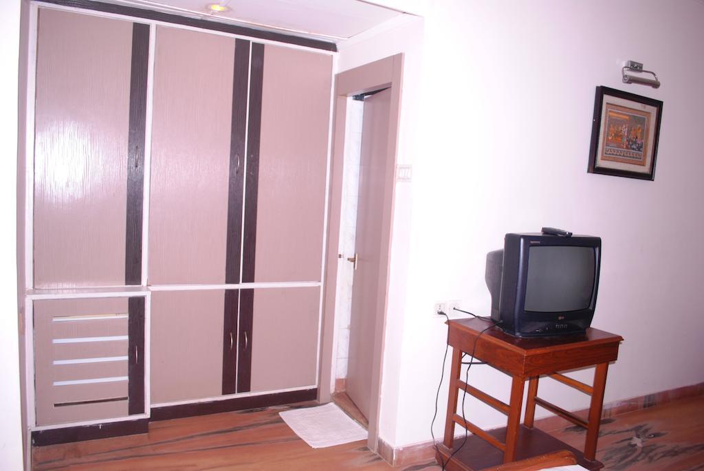 Hotel Padma Puri Exterior foto