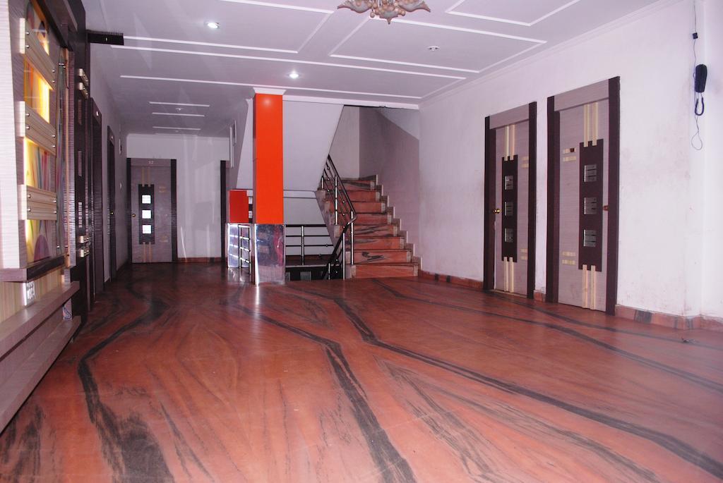 Hotel Padma Puri Exterior foto