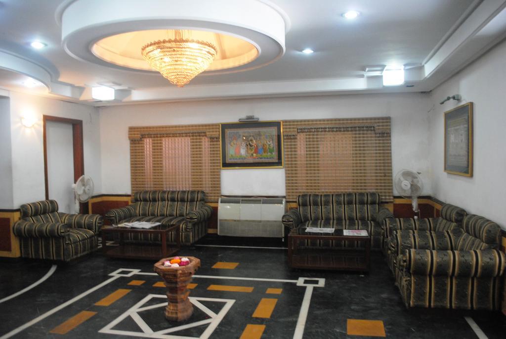 Hotel Padma Puri Exterior foto